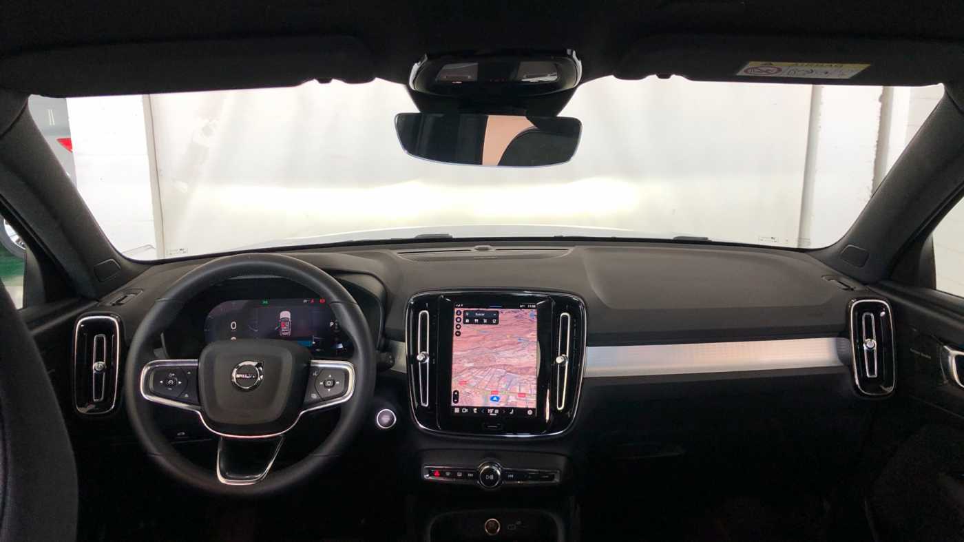 Volvo  XC40 Plus, B3 mild hybrid, Gasolina, Dark