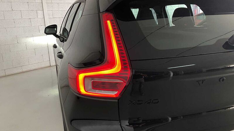 Volvo  XC40 Black Edition Plus, B3 Mild hybrid, Gasolina